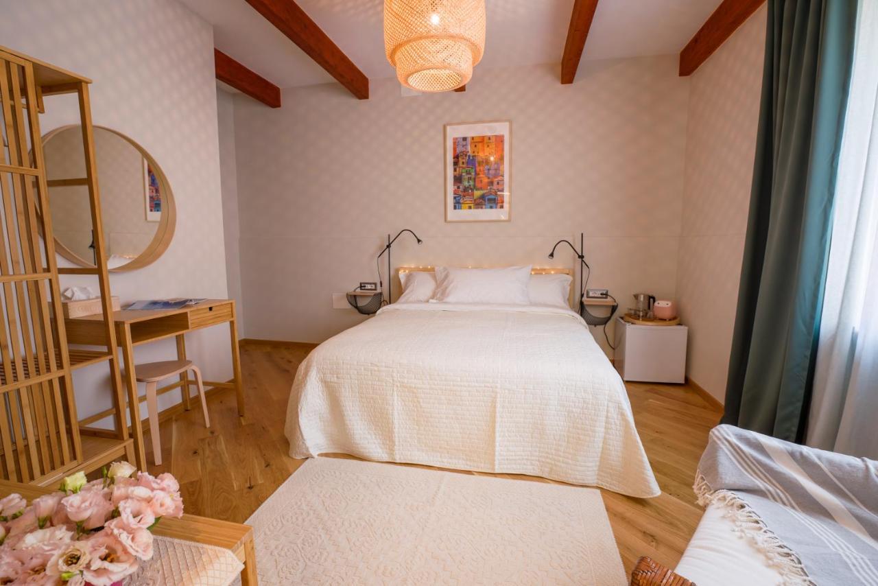 Sa Domo E Giuanne E Giuanna Bed and Breakfast Bosa Eksteriør billede